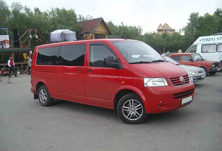 Заказать микроавтобус недорого из Ломоносова в Санкт-Петербург