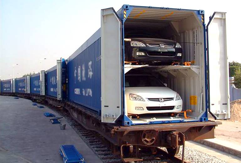 Стоимость транспортировки жд контейнером легковой машины из Санкт-Петербурга в Владивосток