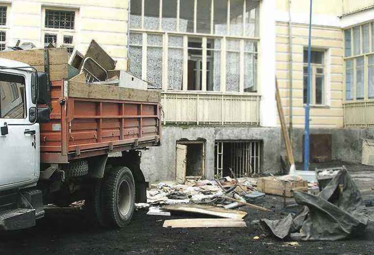 Вывоз бытового и строительного мусора по Санкт-Петербургу